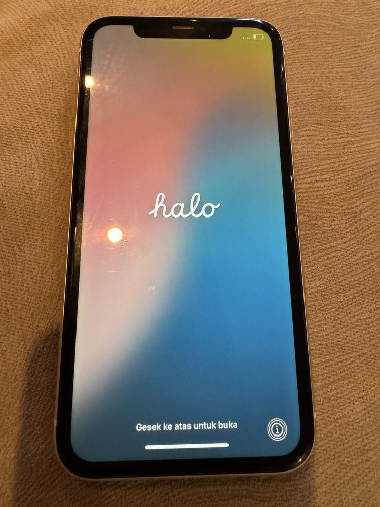 iPhone 11 белый