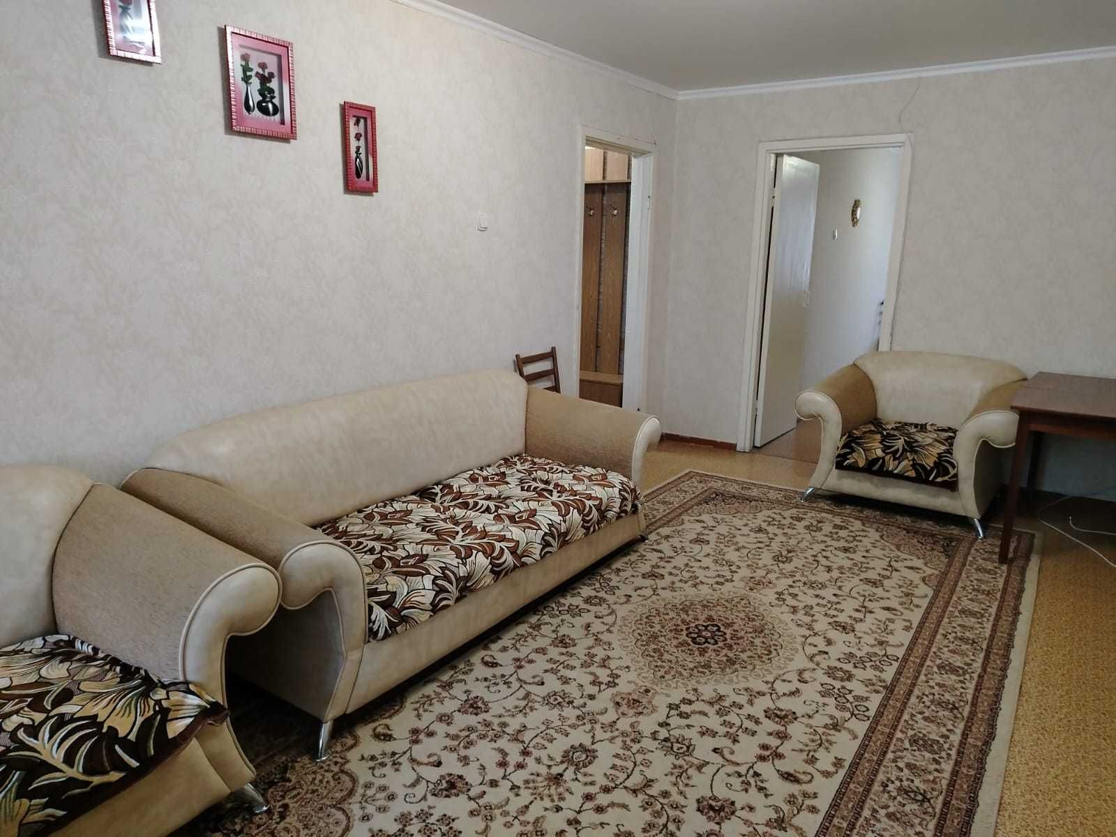 Продам 2х комнатную квартиру 3/5 этаж на пересечении Абая-Быковского