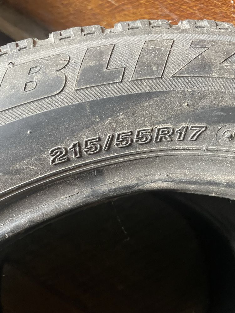 продам шины размер 215/55R17 зимние цена15000