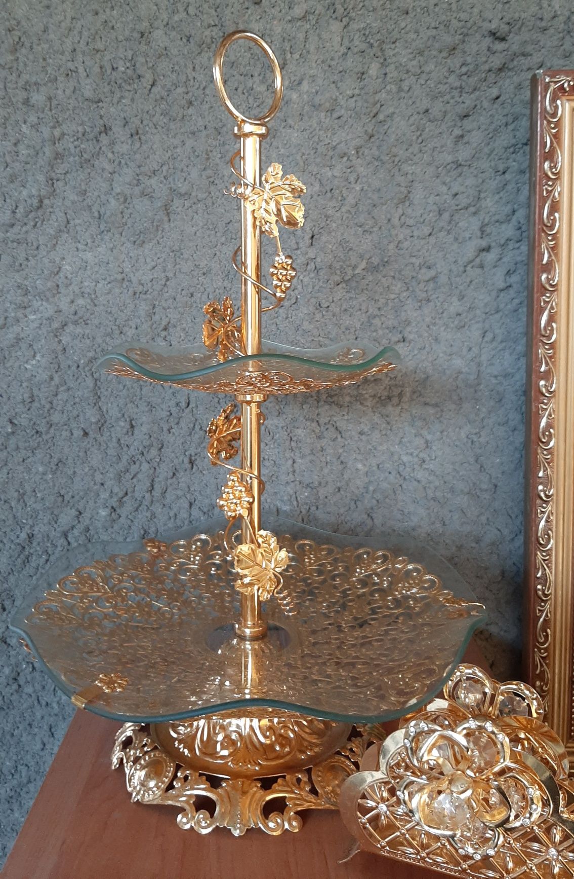 Продам этажерку и салфетницу