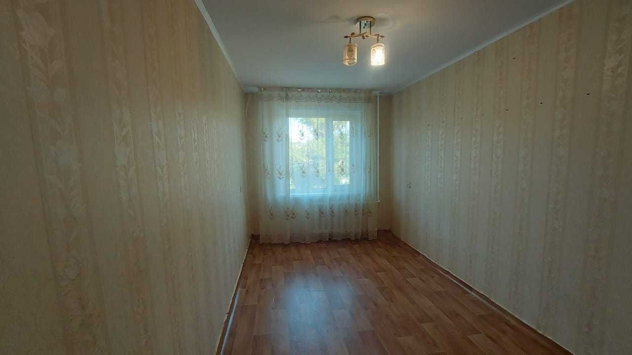 Продам 2-х комнатную квартиру Майкудук, 12-м мкр., 3/5 этажей, Торг