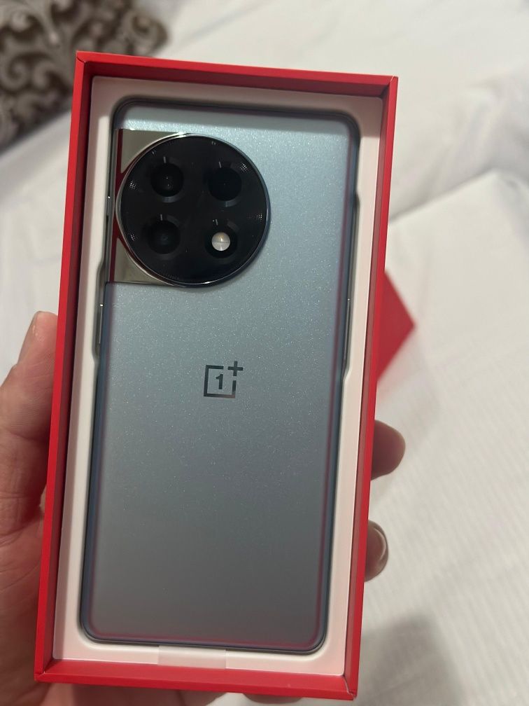 One plus 11 R 256