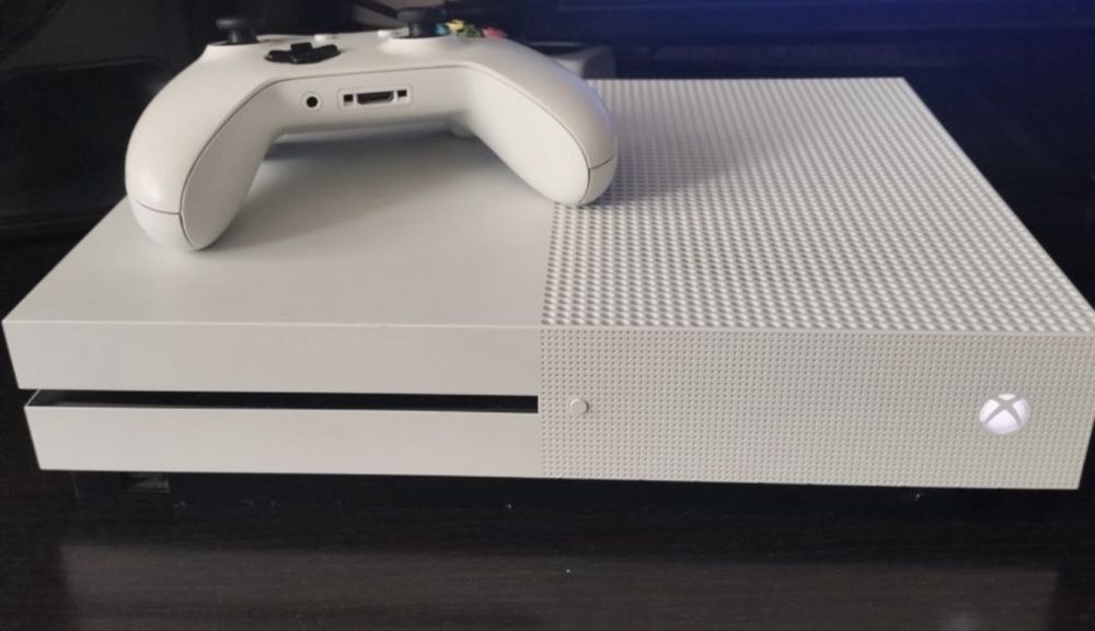Продам приставку xbox