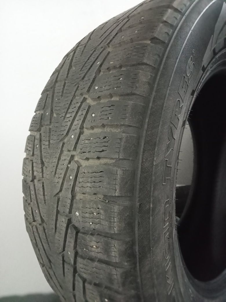 Шины б/у шипованные 285/60/18 Nokian