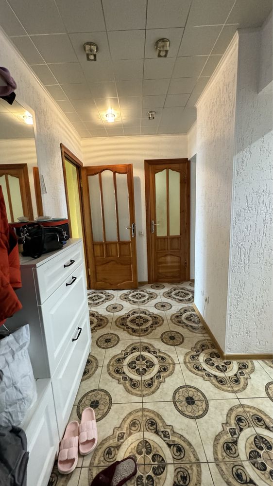 Продам 3 комнатную квартиру район 6 школы