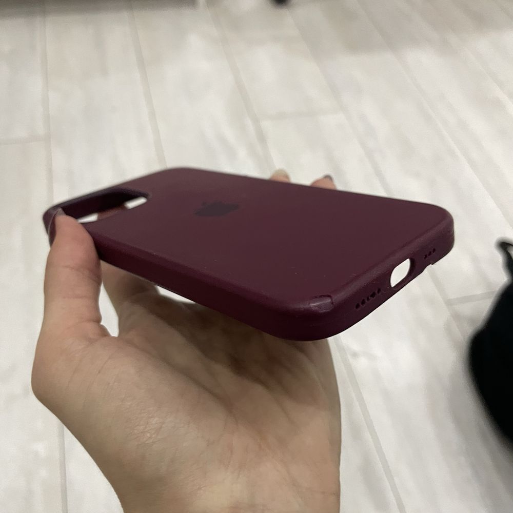 Оригинальный силиконовый чехол для iPhone 12/12 Pro