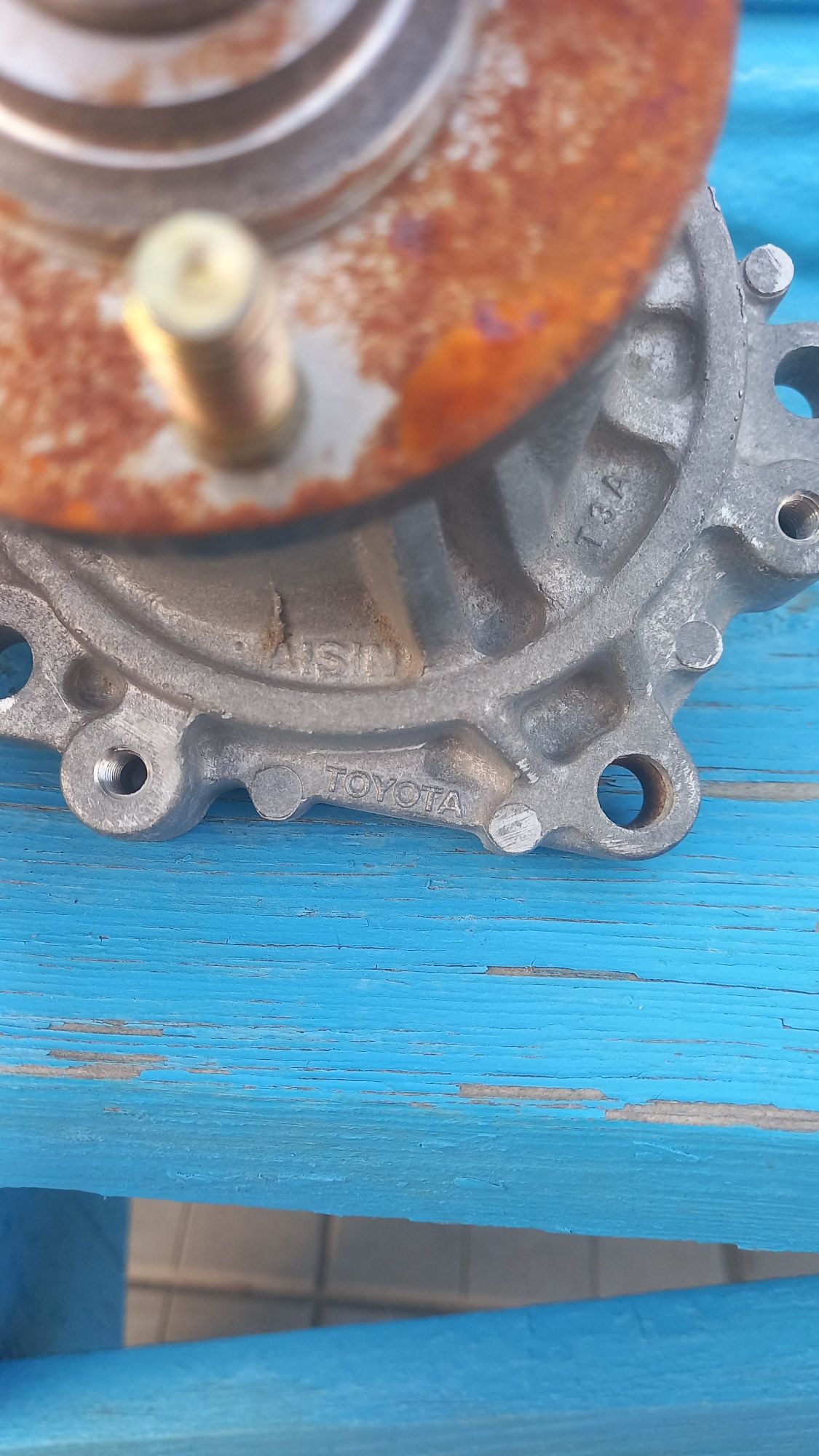 Помпа на Toyota 80-100