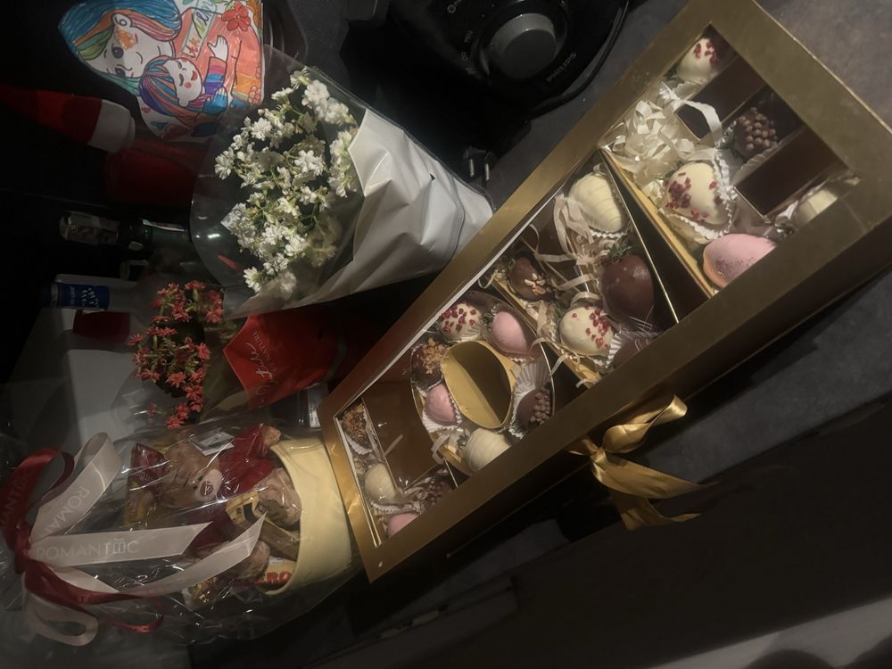 Коробка от клубники в шоколаде love