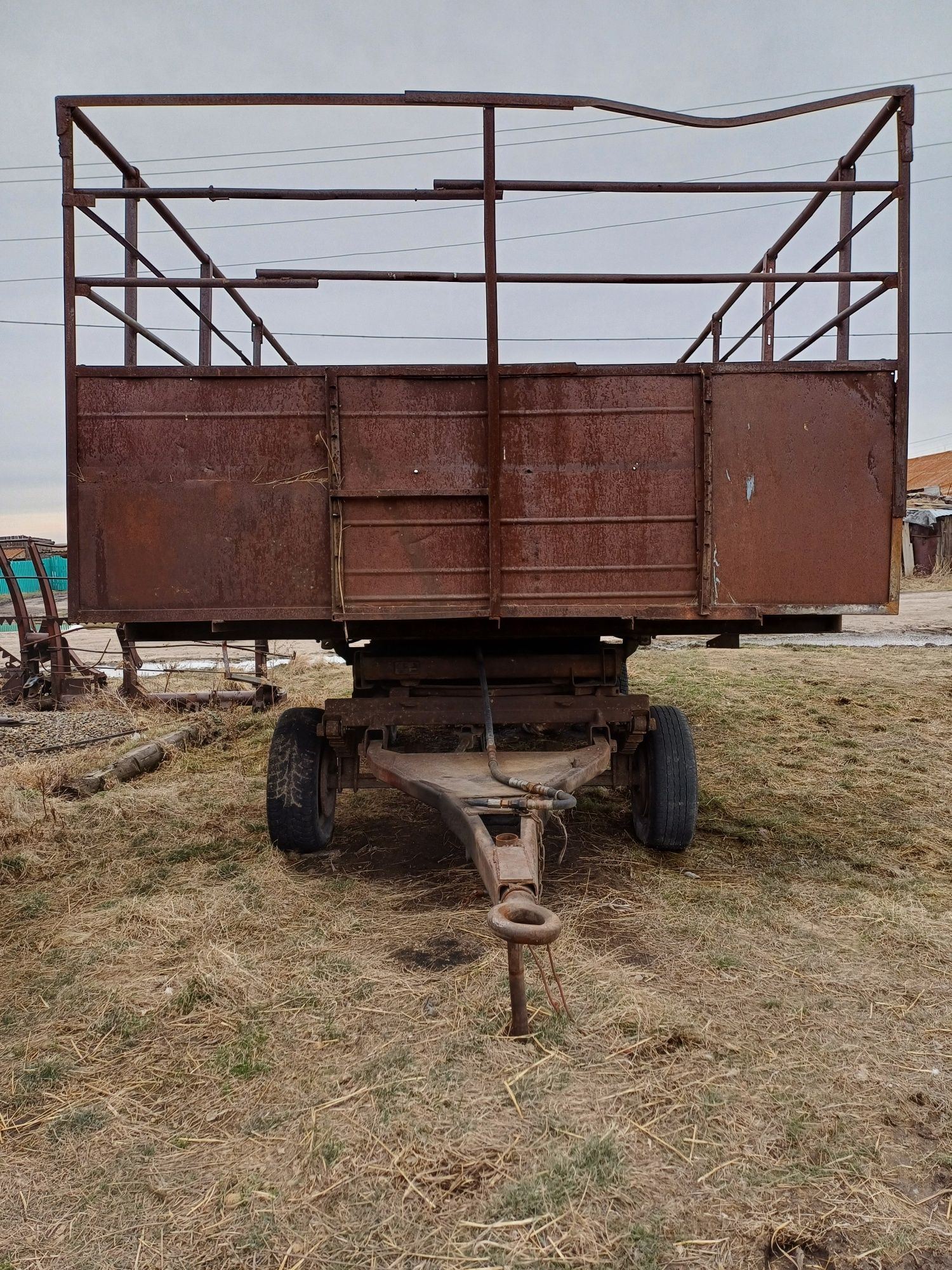 Продам прицеп сеновозку