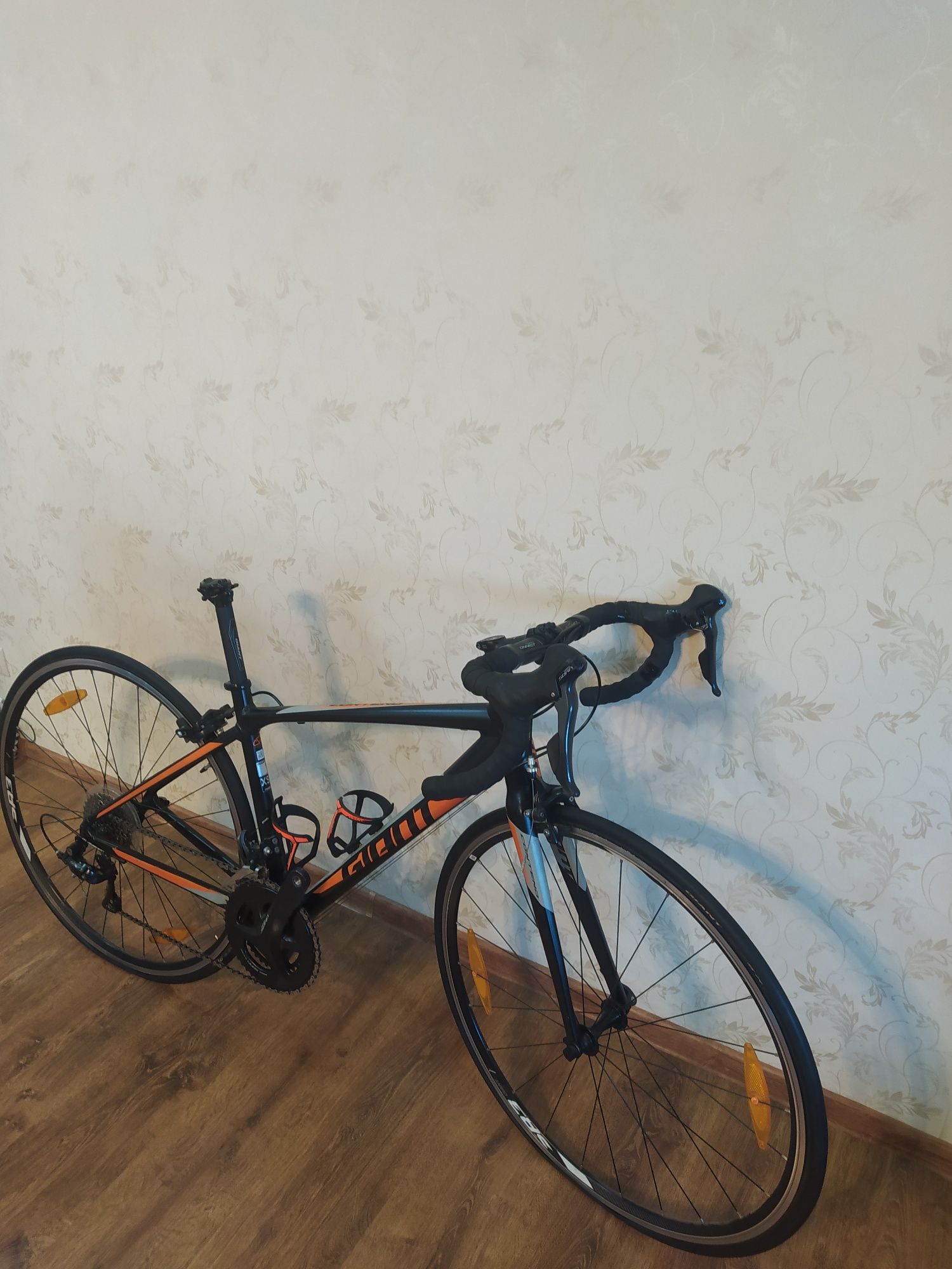 Шоссейный велосипед GIANT contend 2 XS