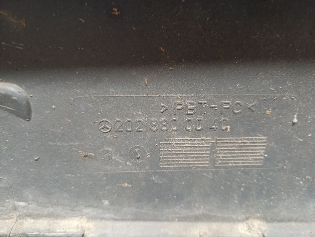 Бампер задний на Мерседес W202