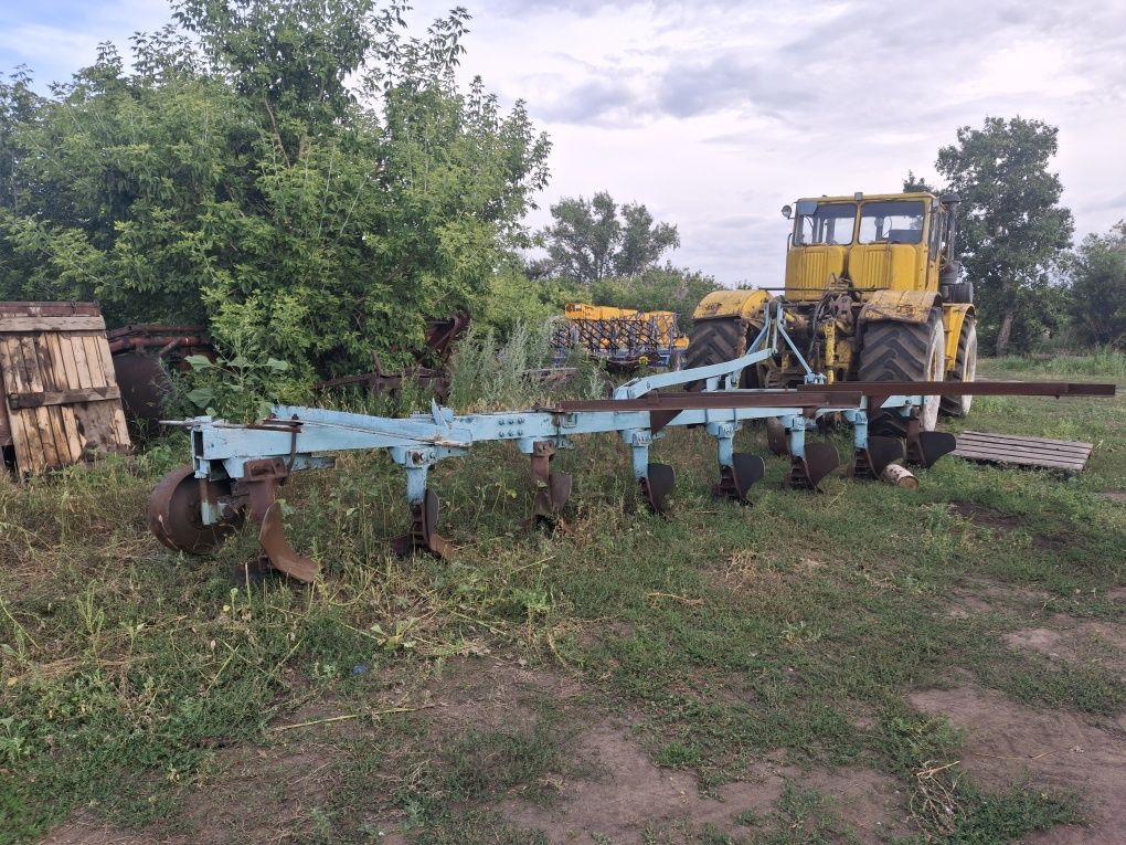 Плуг 8 Корпусной на к 700