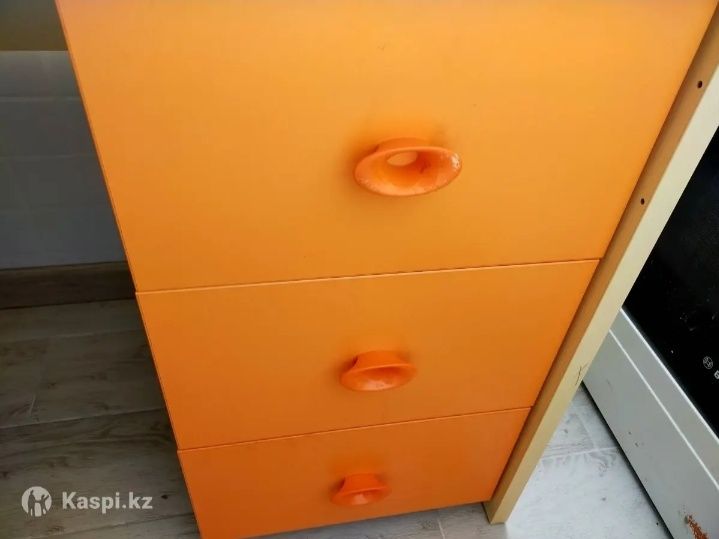 Письменный детский стол