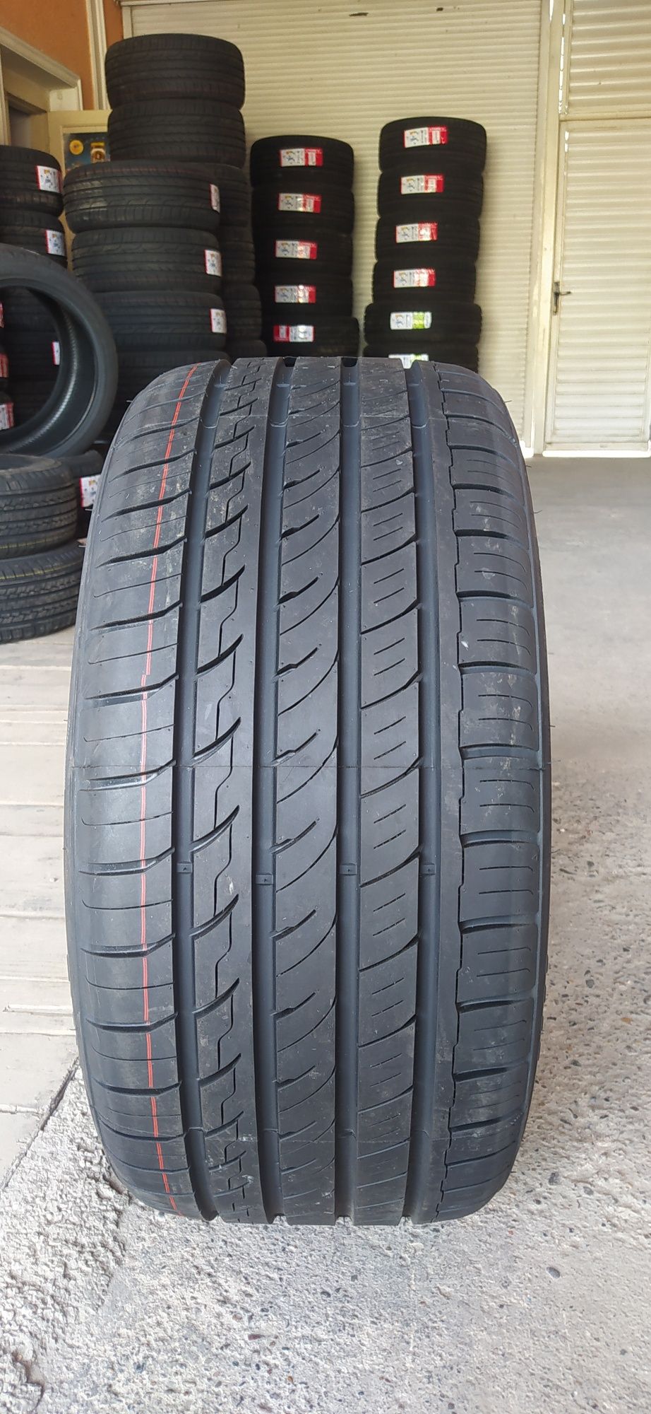 275/40R20 Rapid P609 106Y