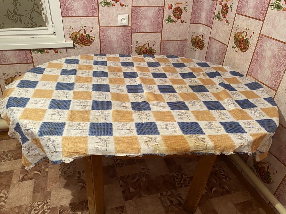 Продам СТОЛ овальный и квадратный