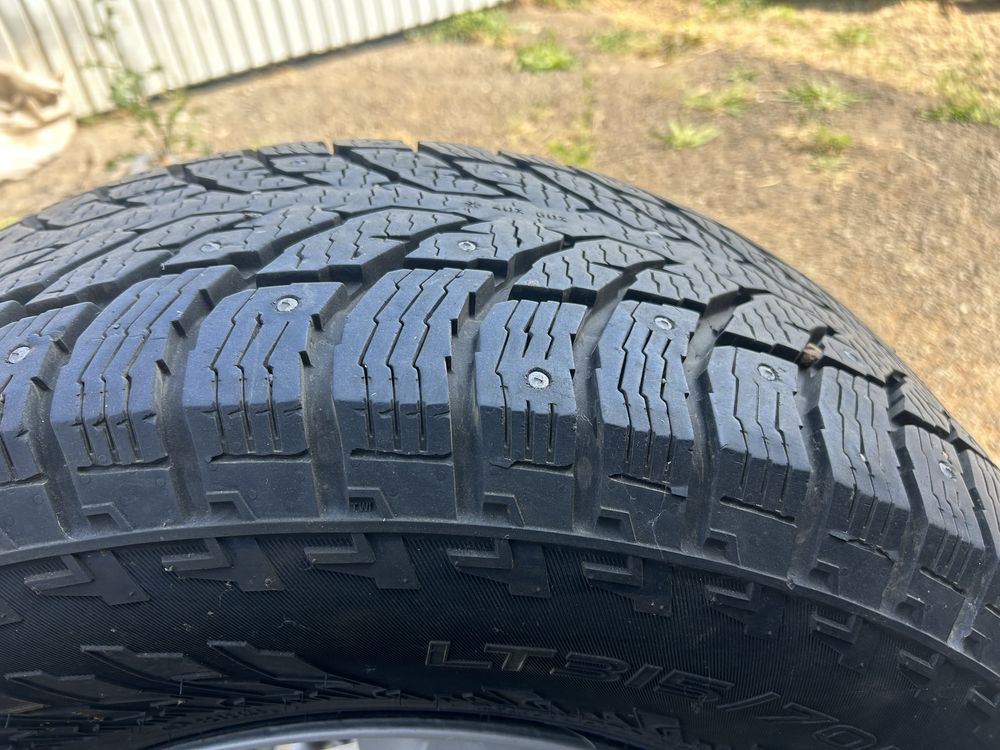 Продам резину Nokian HAKKAPELIITTA LT3