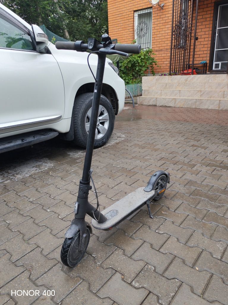 Электросамокат Xiaomi mijiia scooter electric essential