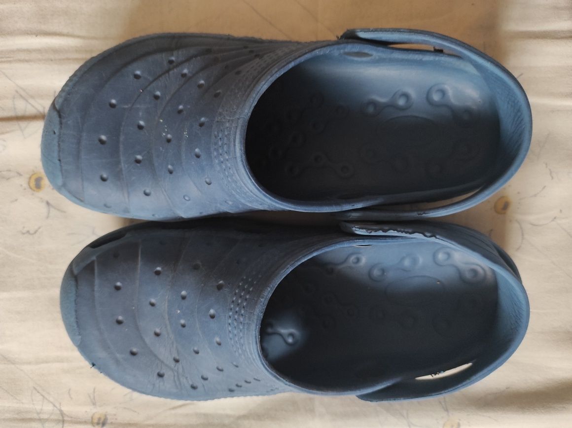 Продам кроксы детские, размер 36