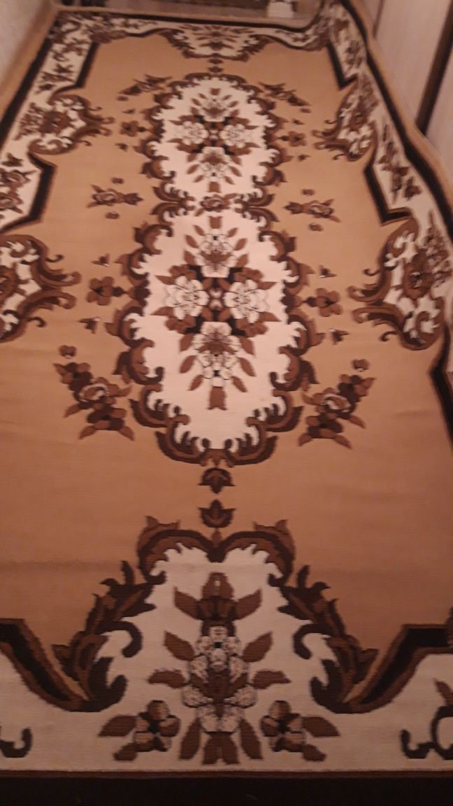 Ковёр 2,25×4,70.