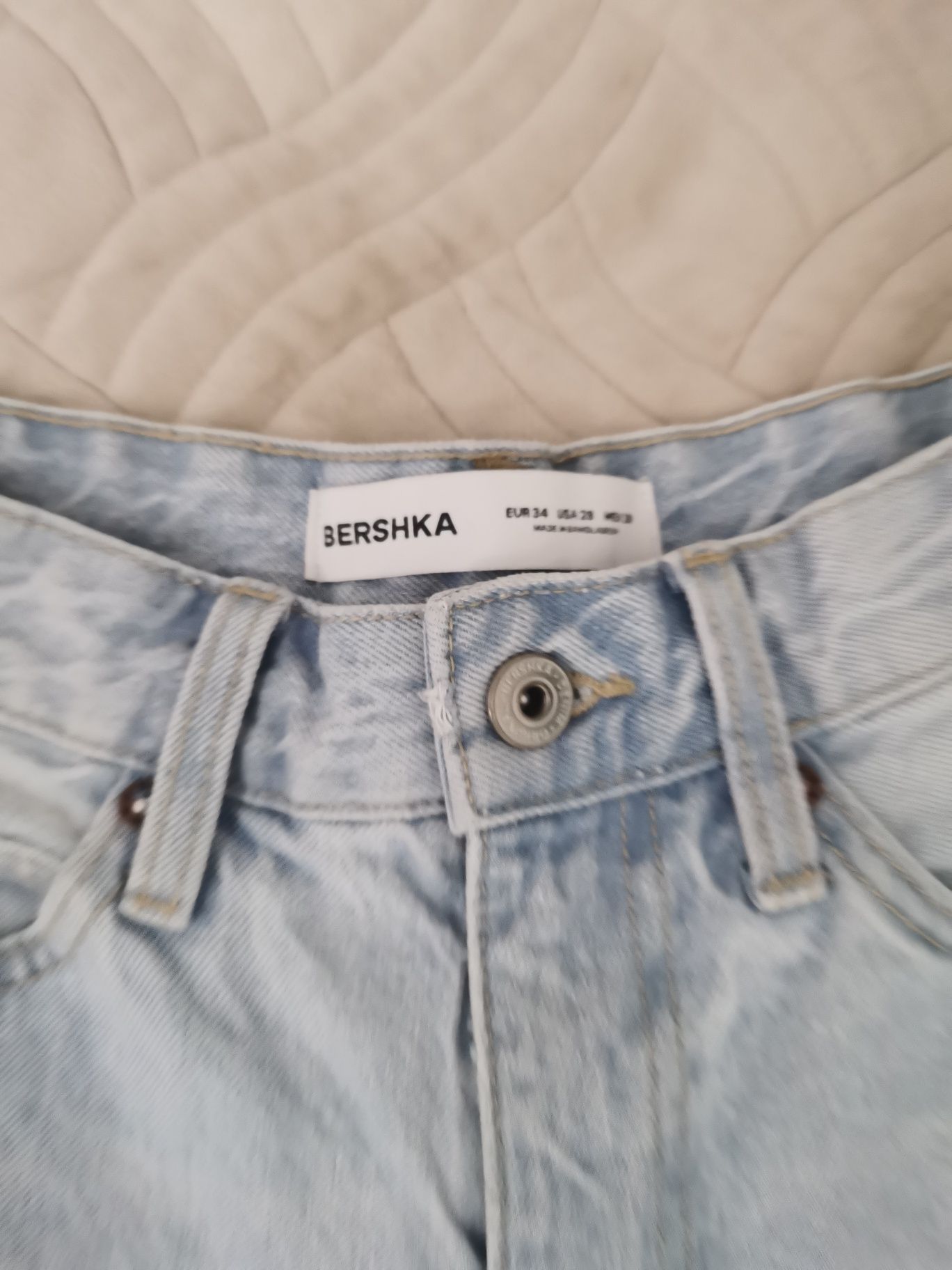 Шорты джинсовые мужские  Bershka