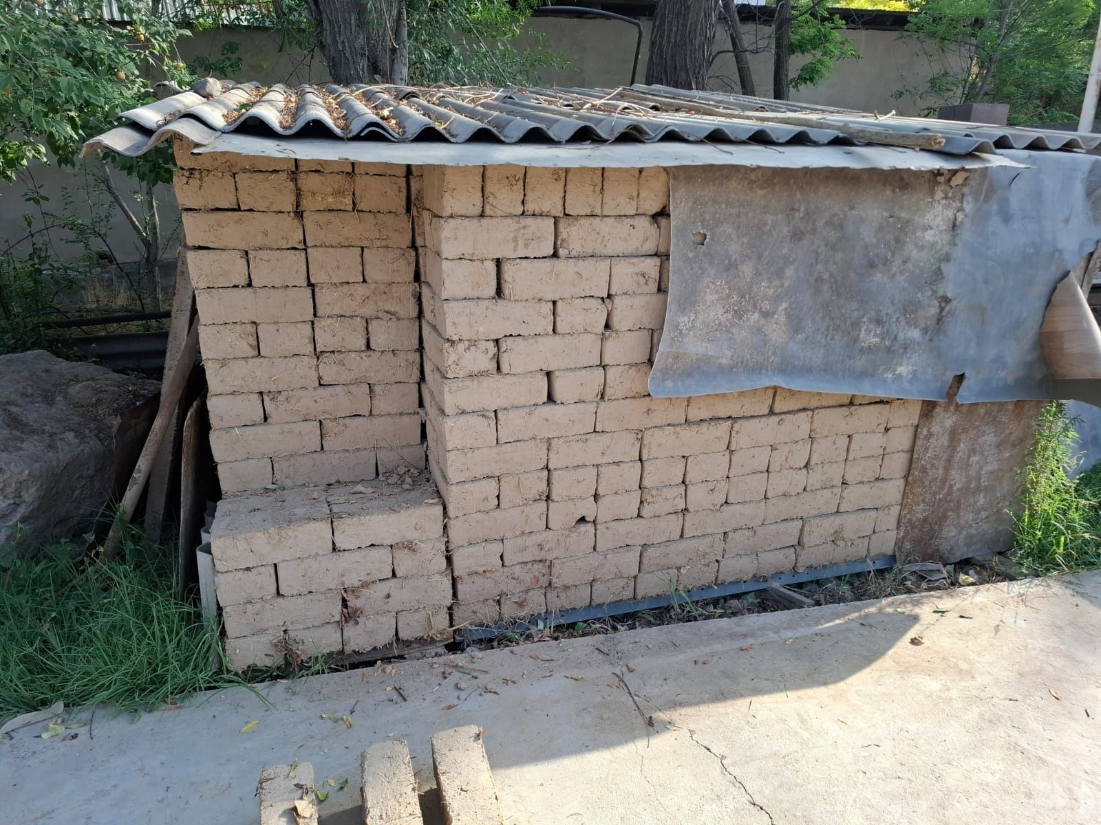 Саманный кирпич. Новый