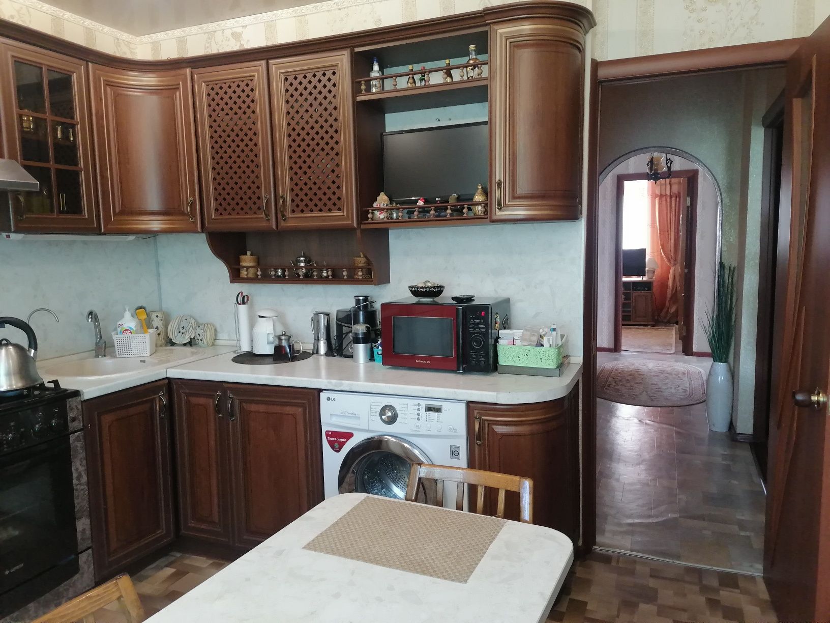 Продам четырёх комнатную квартиру