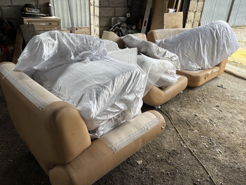 Продам диван угловой с креслом
