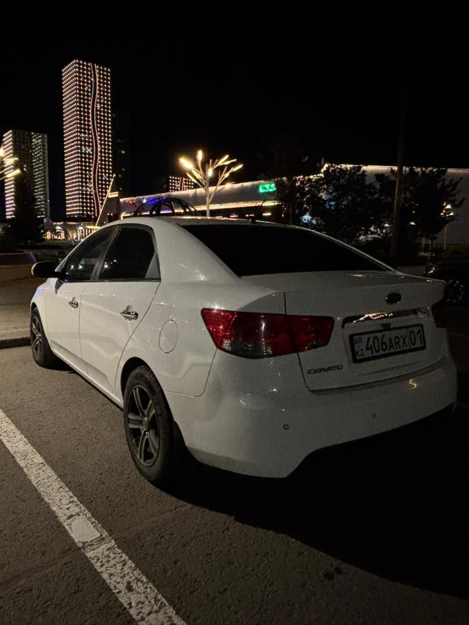 Продам авто кия серато 2012 года автомат объем 2.0