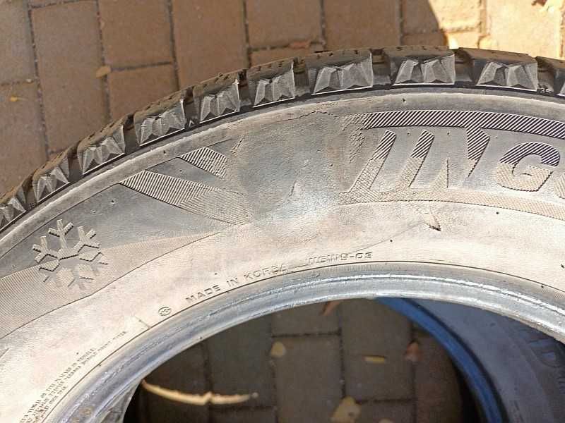 Шины 225/65 R17 - "Roadstone WinGuard Win Spike" (Корея), шипованные.