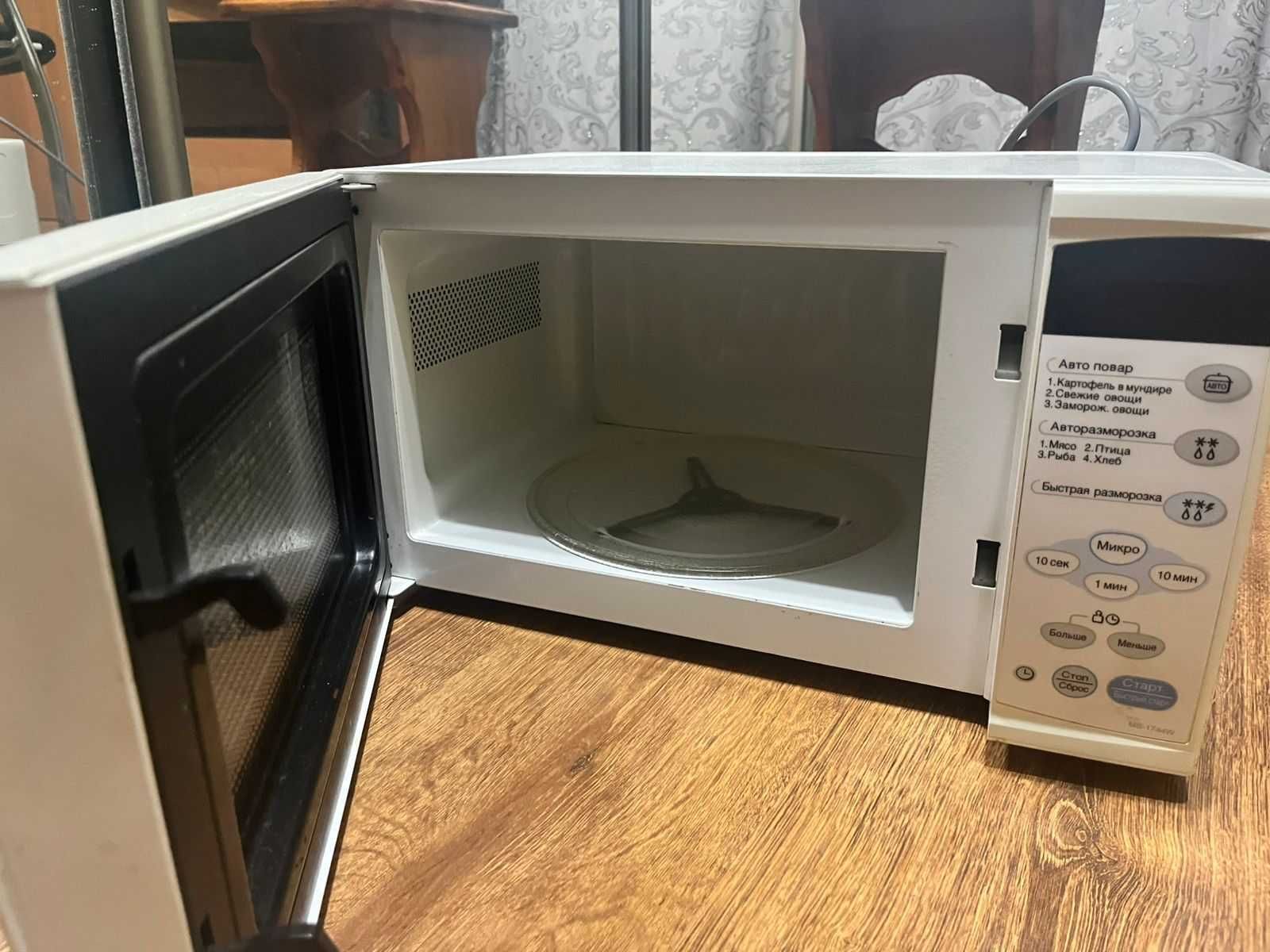 Микроволновая печь (БУ) продам