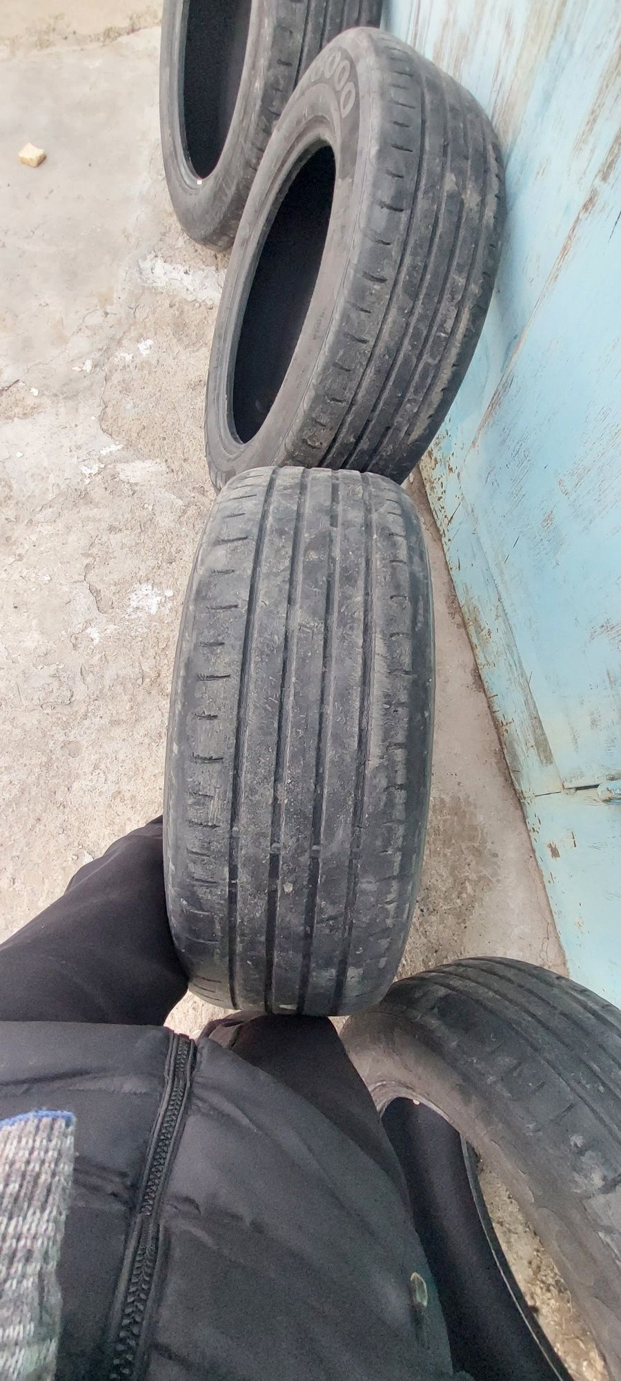 Продам комплект летних шин
