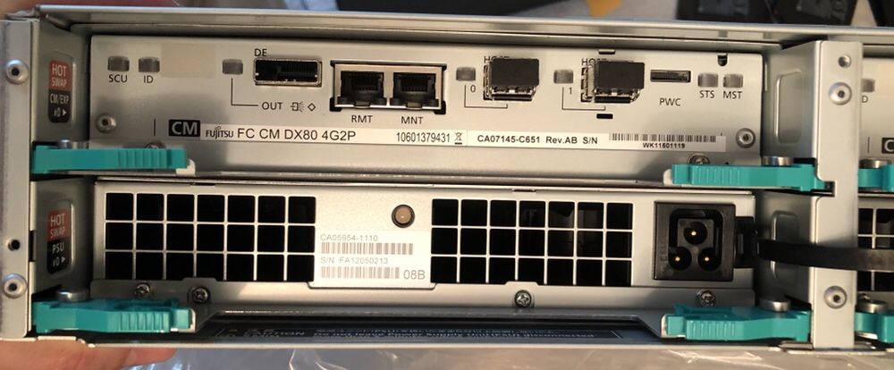 ДВЕ СХД Fujitsu DX80 x5 450 Gb SAS 15k/ 2x Controller/ x2 PSU