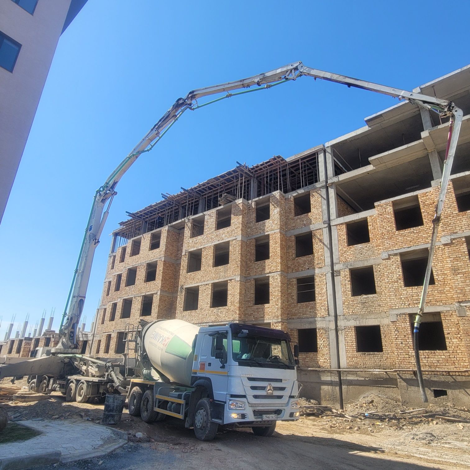 Автобетононасос Туркестан Слон Насос Помпы бетоном заливаем24/7 52.36м