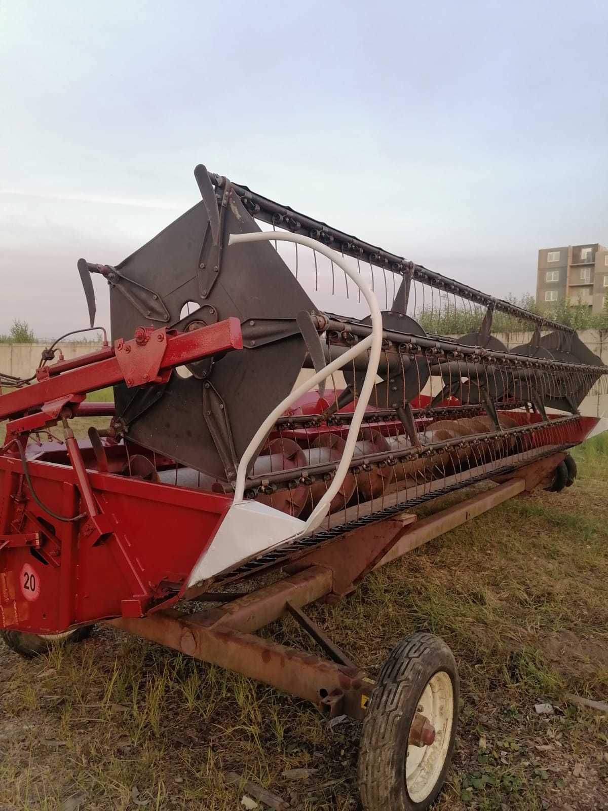 зерноуборочный комбайн Есиль 760 (Палессе)