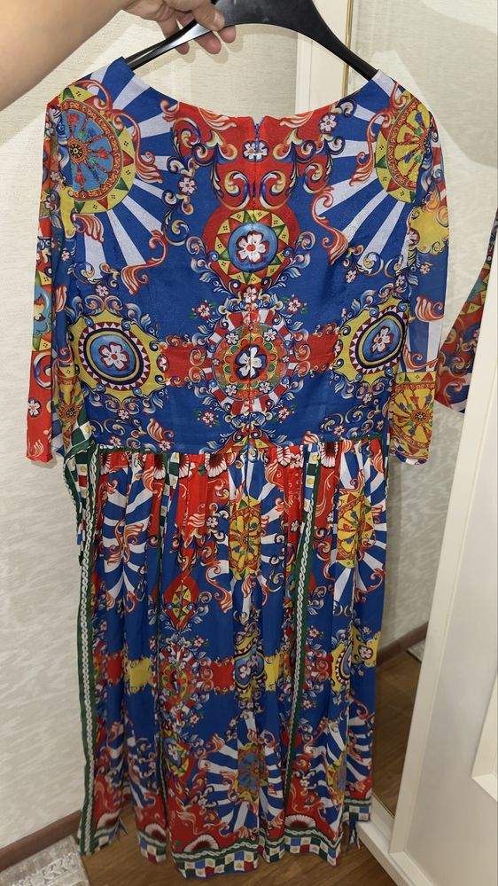 Шикарное платье под D&G