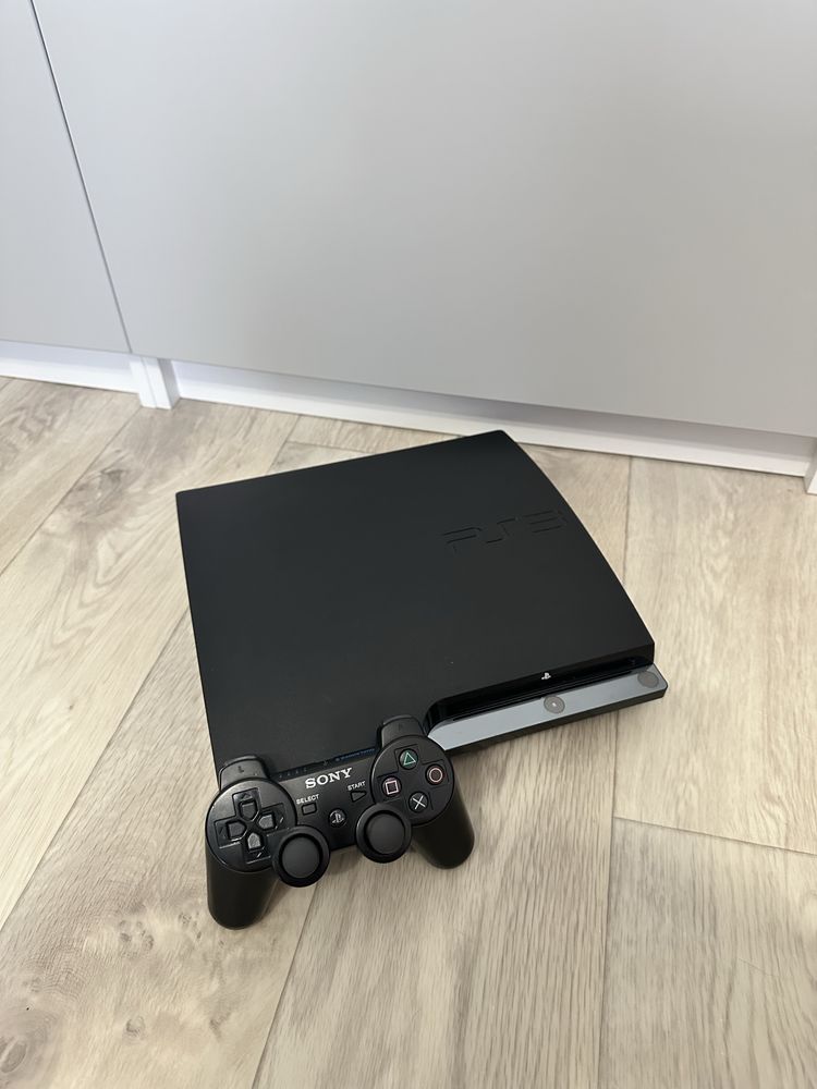 KASPI RED Продам прошитую PlayStation 3 Slim 320gb 17 игр