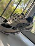 Продам кросовки asics