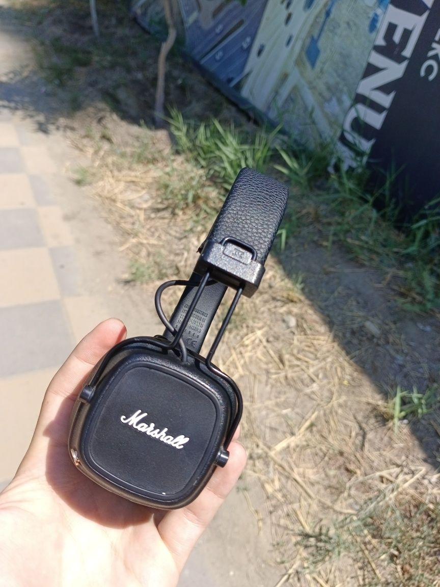 Наушники Marshall