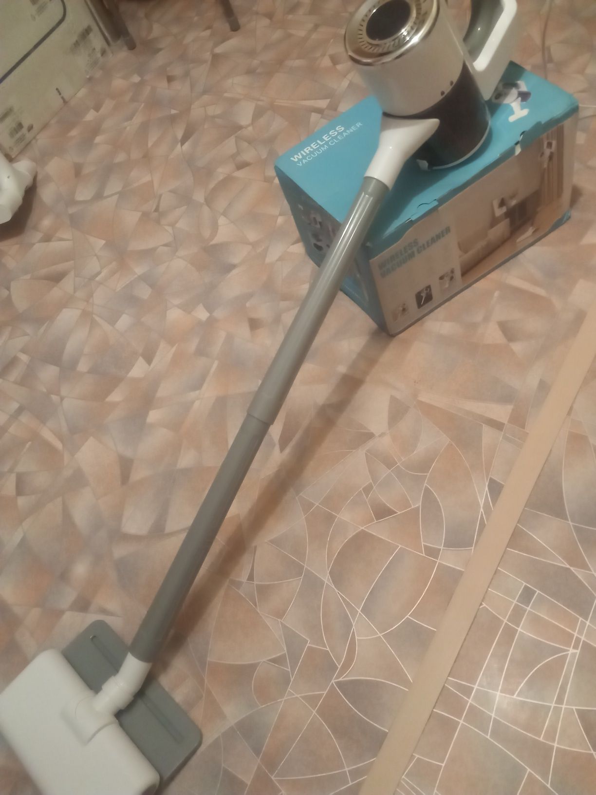 Продам пылесос на аккумуляторе...