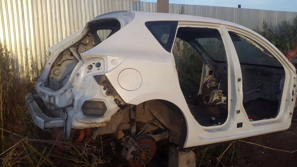 Мазда 3 Автомат коробка 1.6 Авторазбор есть все
