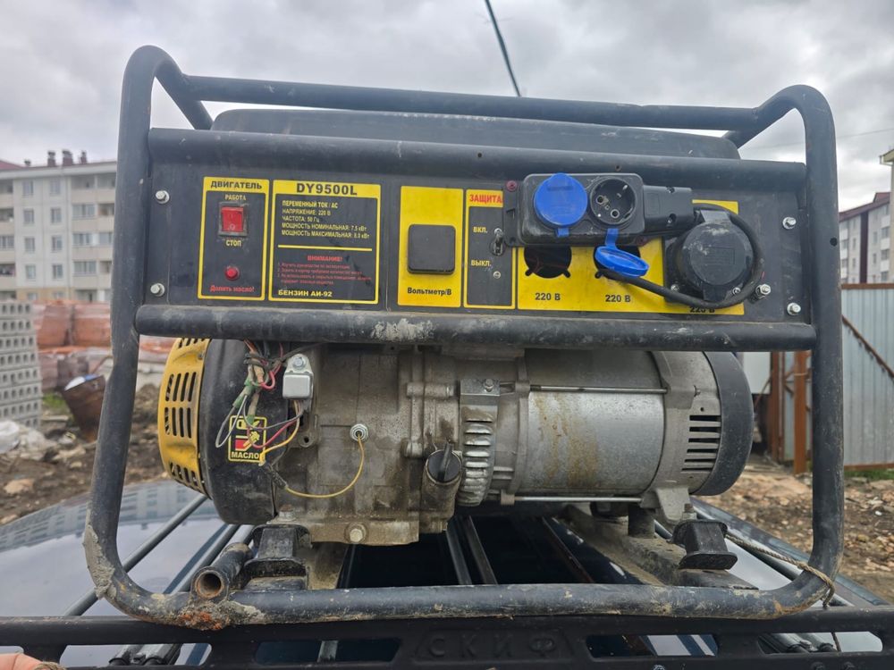 Продам электрогенератор Huter DY6500LX (2 шт)