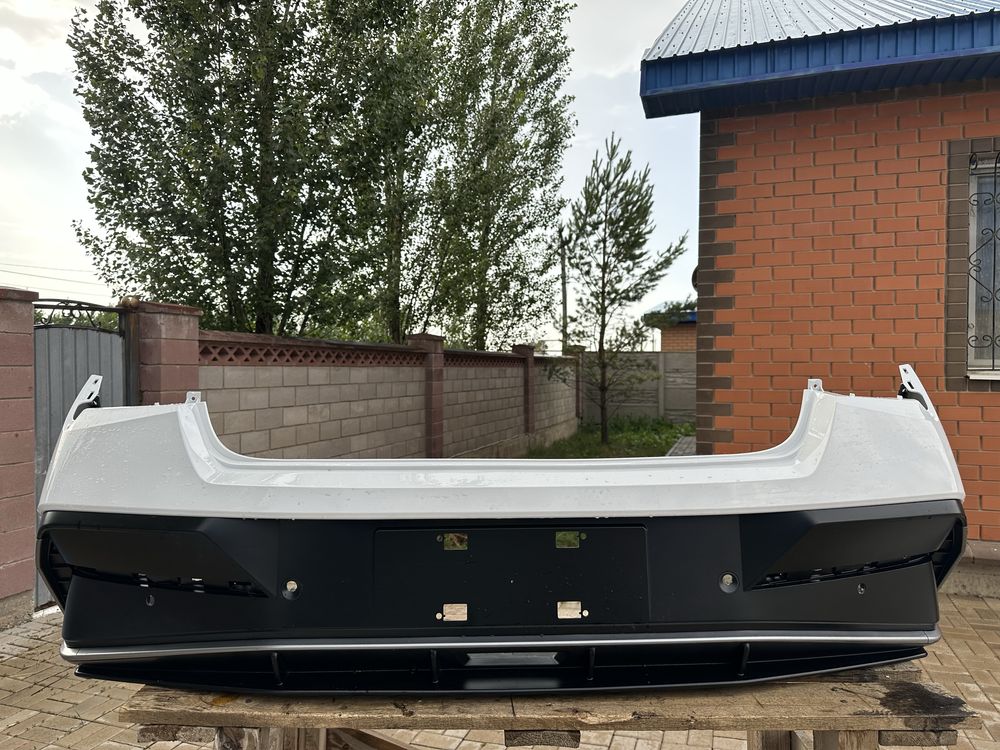 Бампер задний Hyundai Elantra