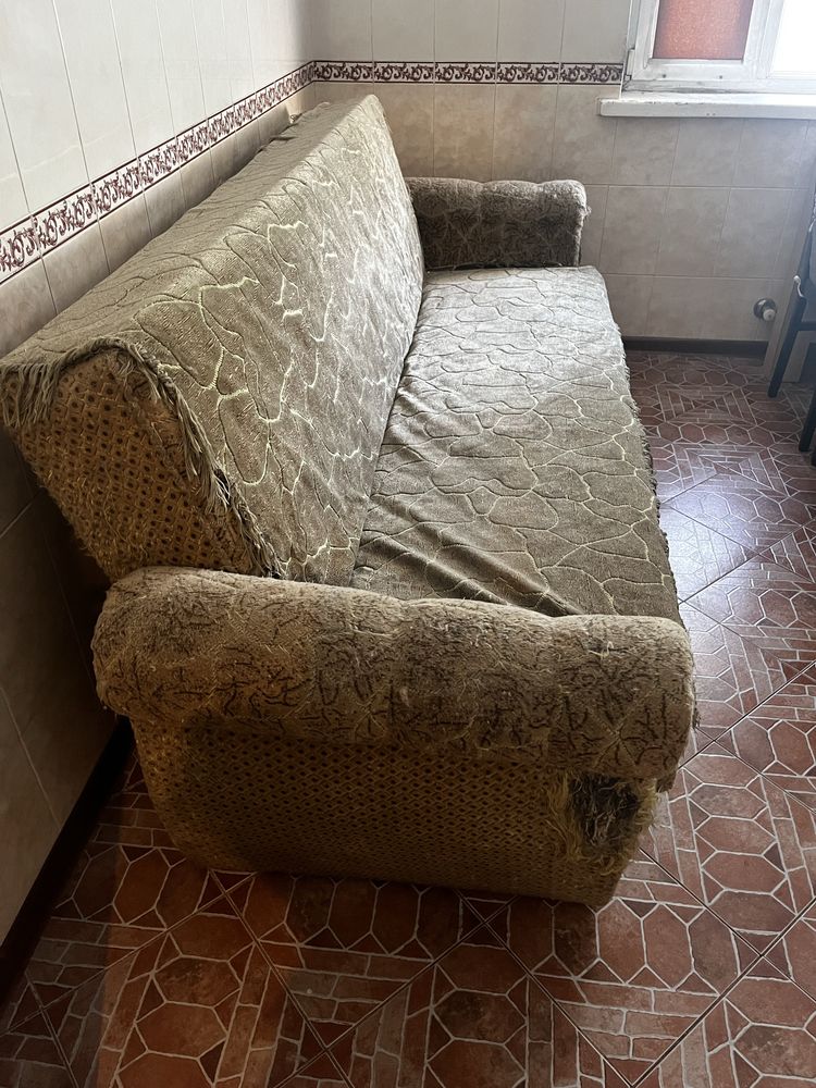 Диван на кухню б/у