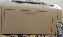 Принтер HP черно-белый
