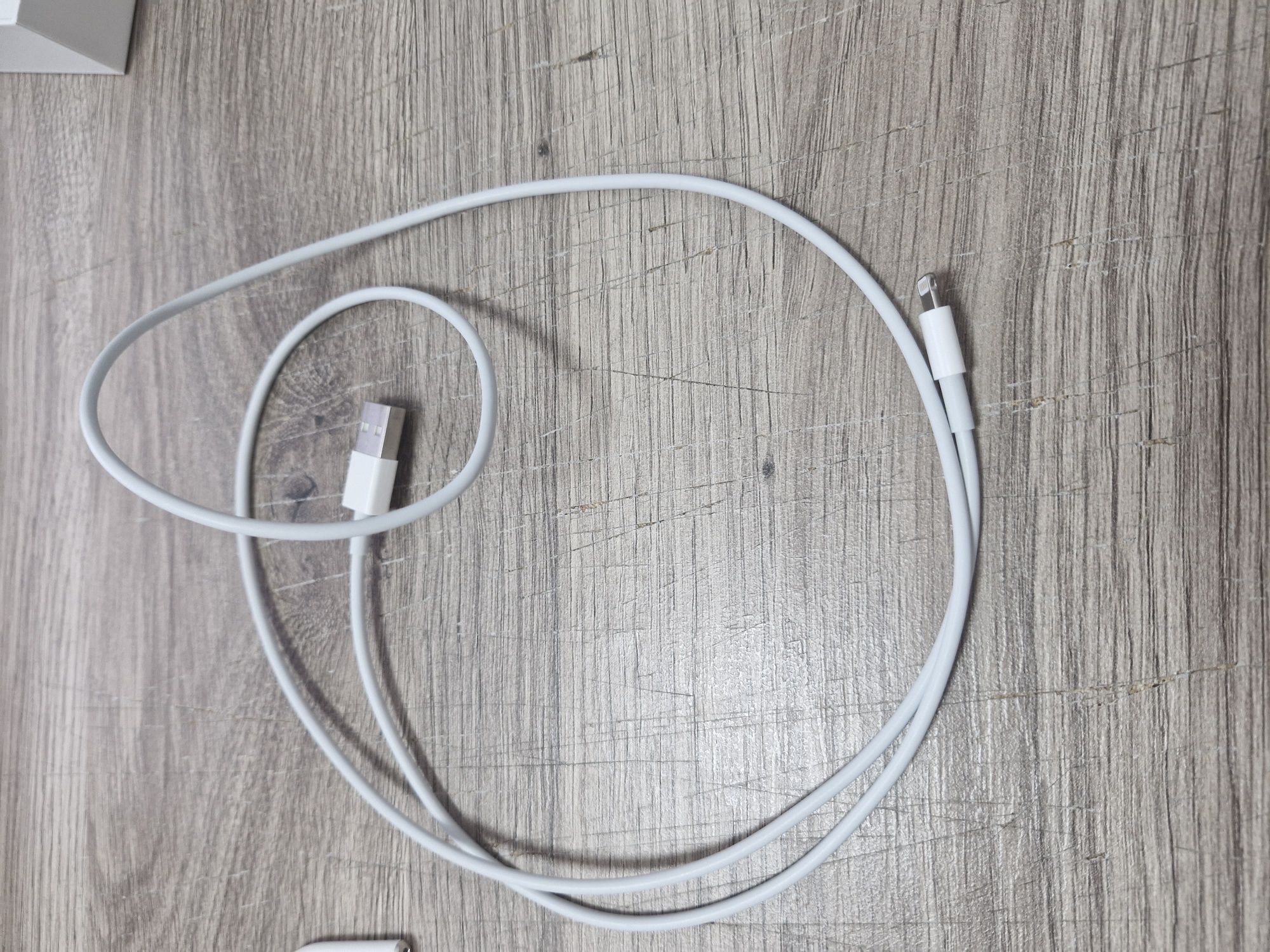 Кейс для зарядки Airpods 2