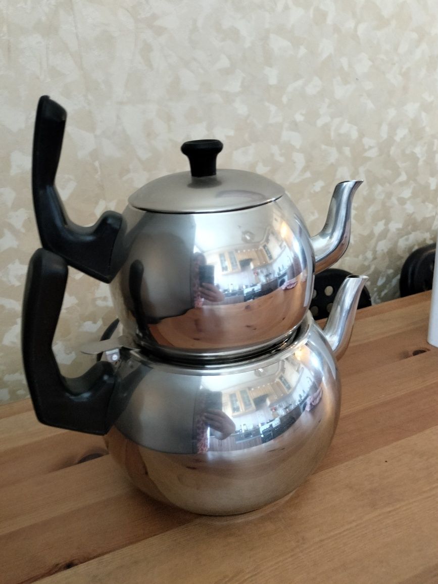 Продам набор чайник и заварочный чайничек