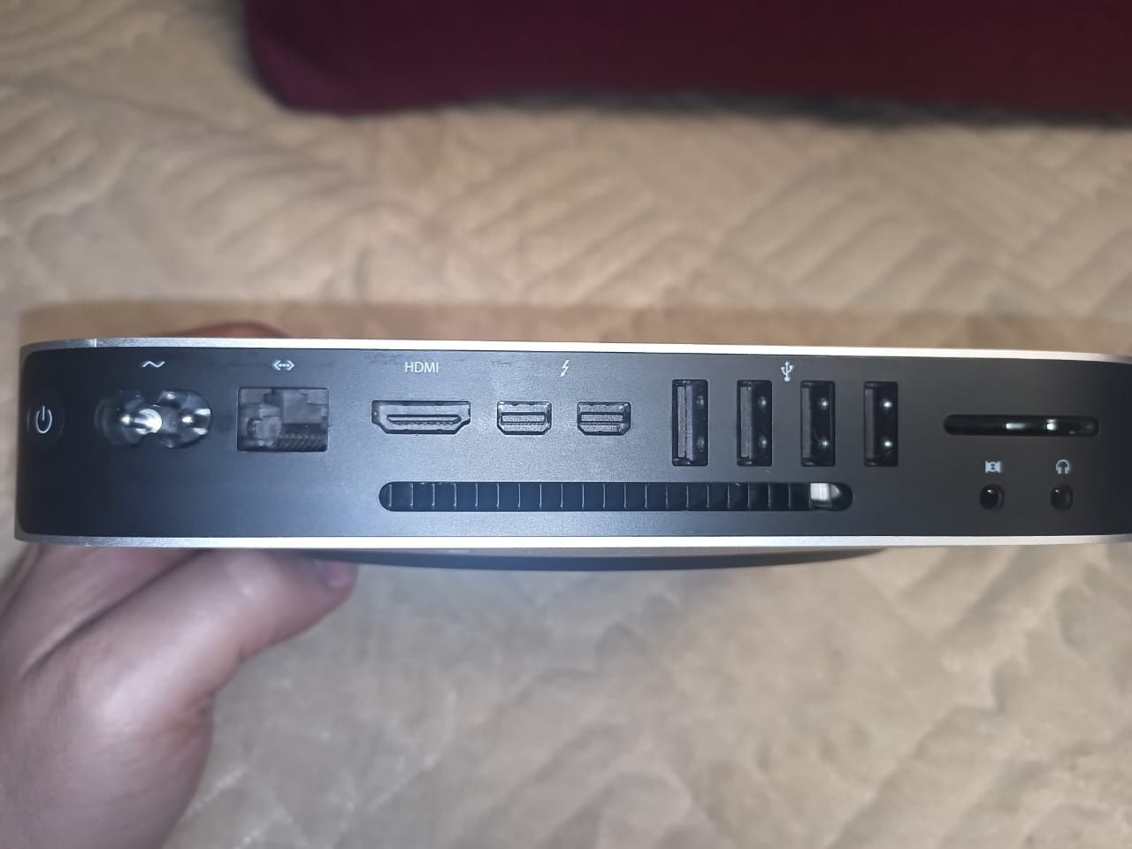 Продам Mac mini 2014 года.