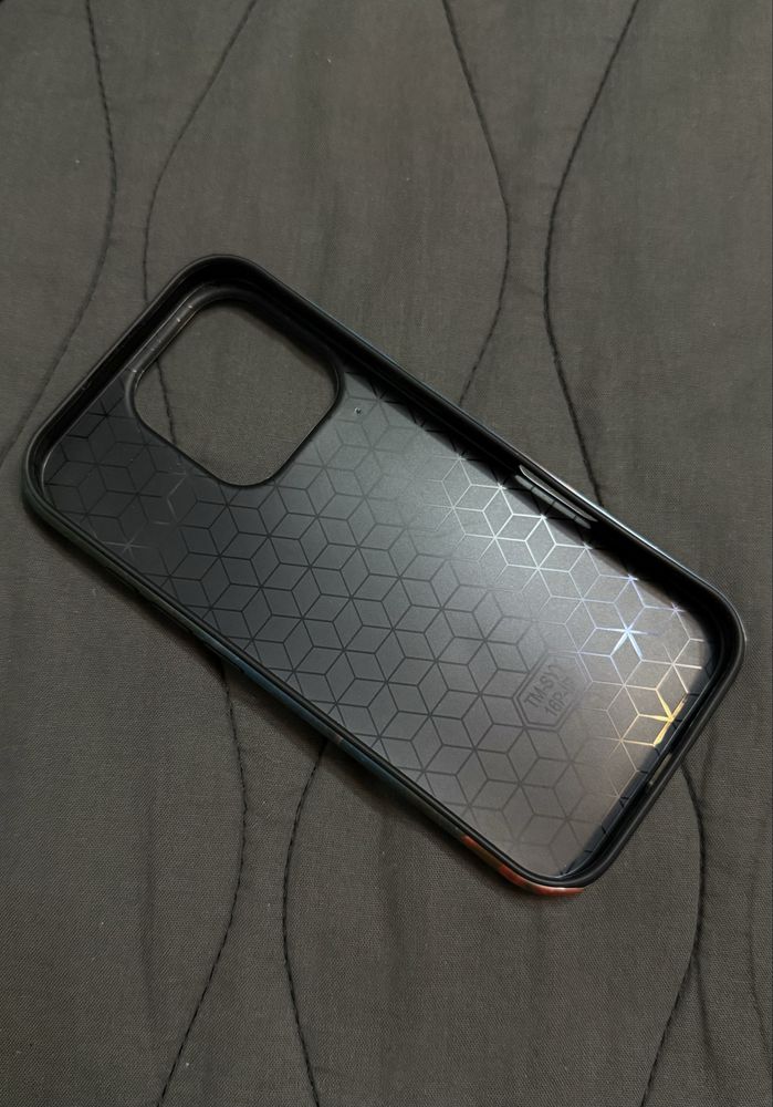 Чехол на iphone 16 pro