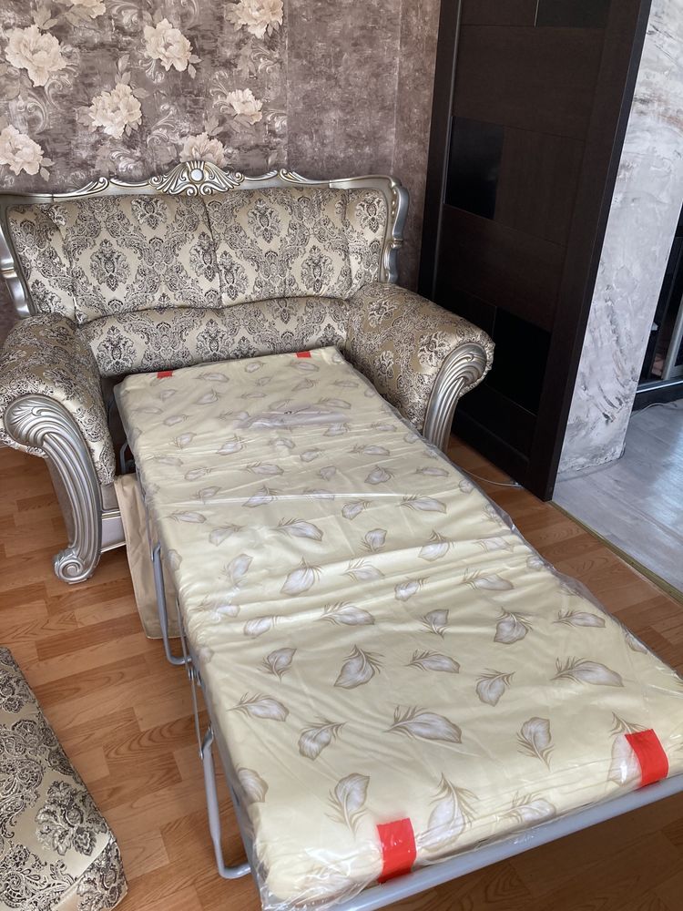 Продам диван и кресла
