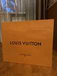 Оригинальный пакет с коробкой из новой коллекции Louis Vuitton